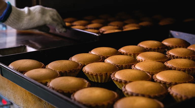 焼き上げチーズタルトカット